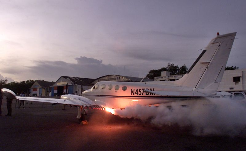 ▲印度政府於2004年派出飛機製造人造雨，以解決東南部安得拉邦的乾旱。（圖／美聯社／達志影像）