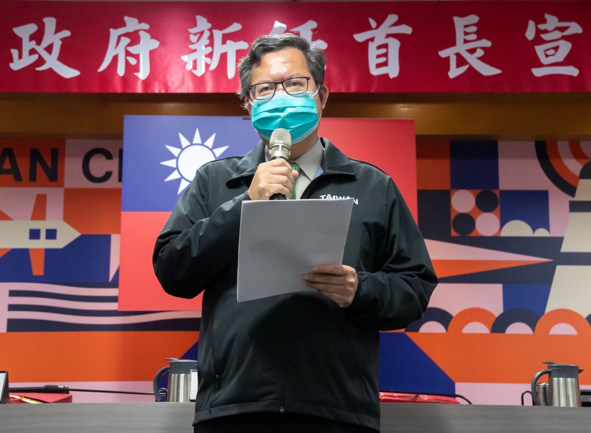 ▲鄭文燦表示，年底大型活動會嚴格要求戴口罩、量體溫進場，並執行實聯制，24日及28日會再視疫情滾動檢討防疫規劃是否調整。（圖／桃園市政府提供）