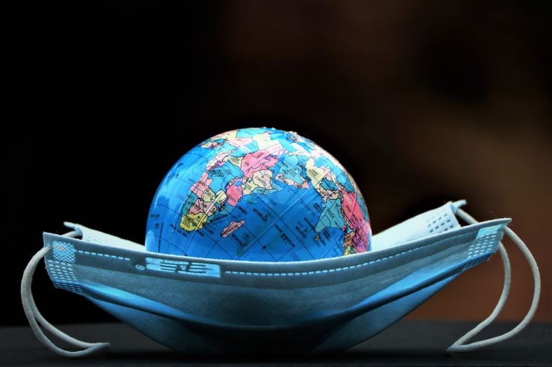 ▲台灣目前疫情相對控管有成，就連一起確診病患與同事共餐吃鍋也無爆發更多案例，網友就喊台灣有「神功護體」 ，再揭4成功防疫關鍵。（圖／取自pixabay）