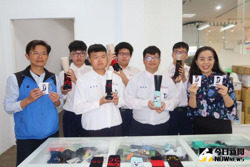 ▲達德商工學生展現學習成果的作品。(圖/記者陳雅芳攝,2020.12.
