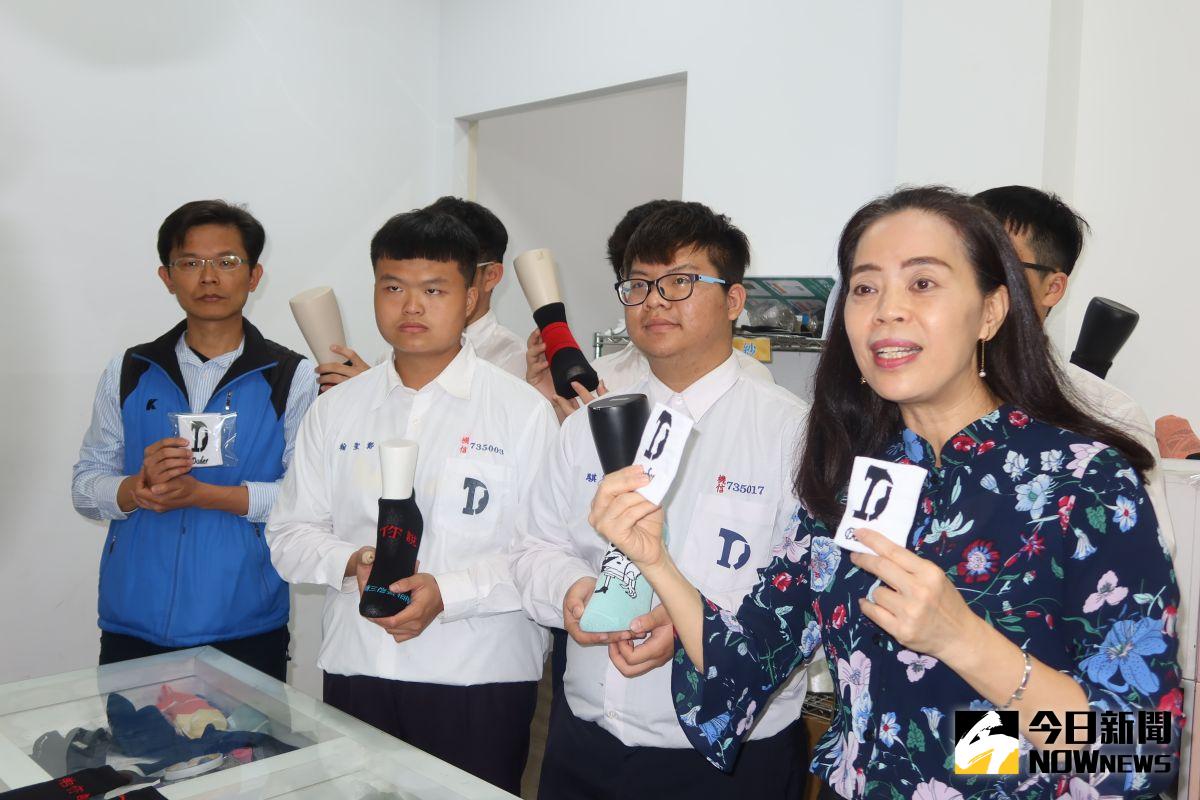 ▲工業局在社頭成立「先進紡織設備人才育成基地」，鎖定達德商工學生，推出客製化「訂單式培育人才專案計畫」。（圖／記者陳雅芳攝，2020.12. 23）