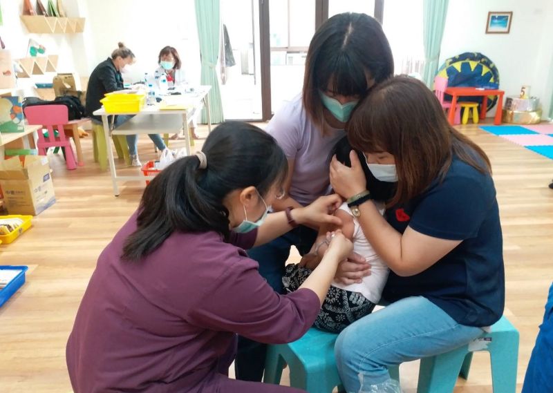 ▲台南市流感疫苗剩餘量僅存不到9千劑，台南市衛生局呼籲家長，儘快帶家中幼童接種流感疫苗。（圖／台南市衛生局）