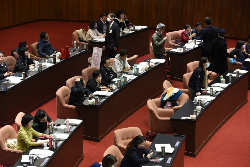 ▲立法院表決萊豬解禁9項行政命令,即便出現跑票情況,民進黨仍以多數優勢讓行政命令順利過關,明年元旦萊豬解禁。 (圖/記者陳明安攝)
