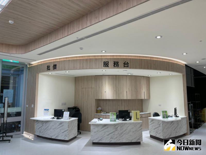 ▲秀傳癌醫五全照顧的新世代」闡述秀傳醫療體系的珍貴醫療資源,從全人、全家、全隊、全程、全社區的照護理念。(圖/記者陳雅芳攝,2020.12.