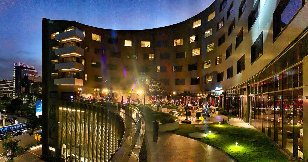 ▲為防堵新冠肺炎，已有多家五星飯店宣布取消跨年活動，降低人潮群聚的風險。（圖／台北大直英迪格酒店）