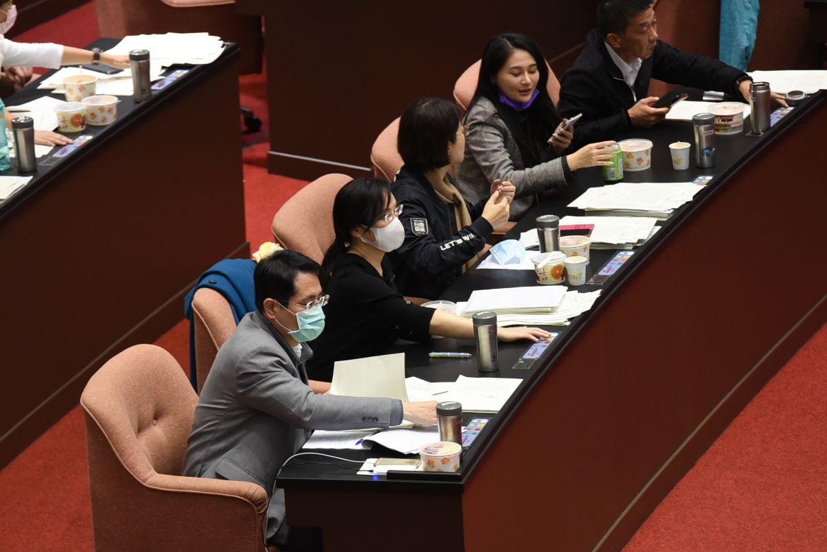 ▲民進黨立委林淑芬、劉建國、江永昌等人在表決萊豬解禁9項行政命令時選擇棄權，立法院民進黨團紀律小組29日決議將移送中央黨部中評會處理。（圖／記者陳明安攝）