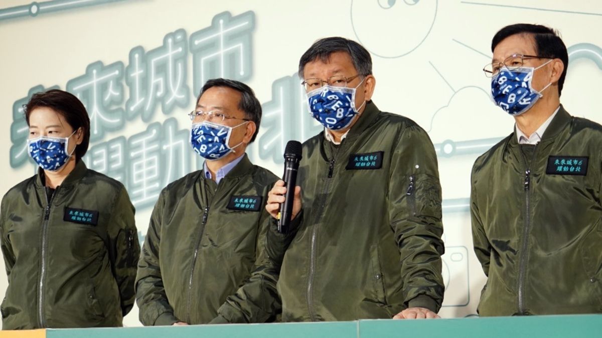 ▲台北市長柯文哲25日舉行就職6周年記者會，對於中央疫情指揮中心沒有公布染疫的紐籍機師曾搭過台北捷運，他有感而發「若講1個謊話，就要講10個謊話來圓那個謊」。（圖／台北市政府提供）