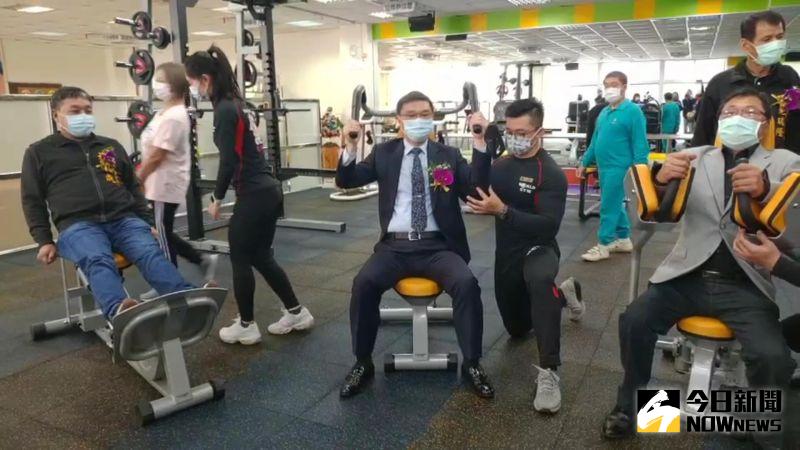 ▲許志宏說,以康動中心開啟「鹿港健康年」,希望提供長輩們一個專業的運動健身環境,讓全民都健康。(圖/記者陳雅芳攝,2020.12.