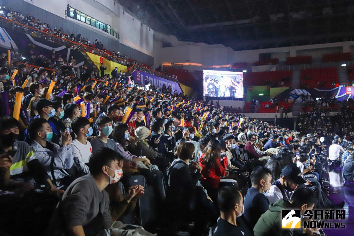 ▲新竹街口攻城獅隊史首戰現場有6688名觀眾入場觀賽。（圖／葉政勳攝）