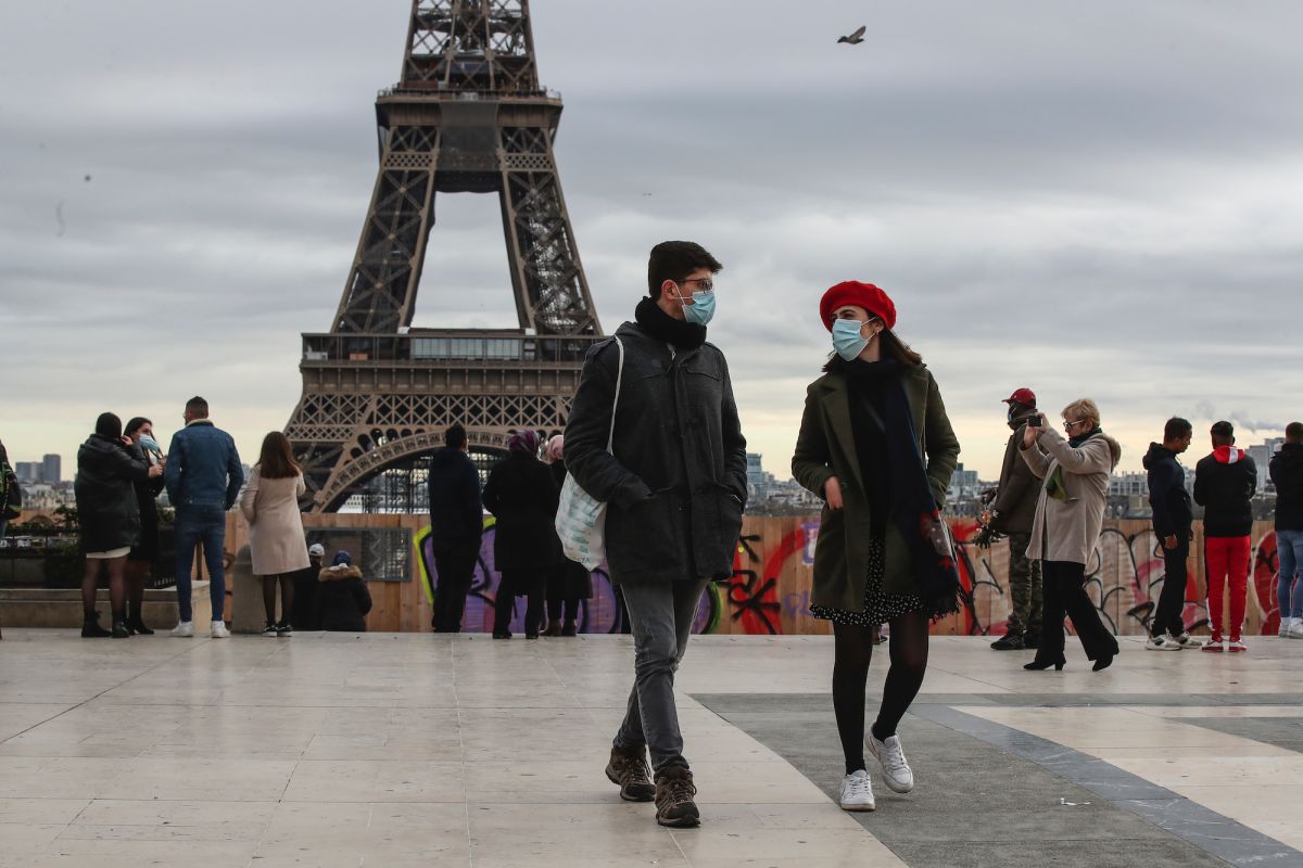 ▲法國衛生部門擔憂聖誕（耶誕）假期後新冠病毒疫情恐飆升，考慮進一步收緊防疫措施。（圖／美聯社／達志影像）