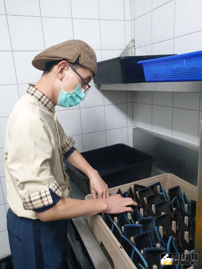 ▲台中平祿壽司是暖心企業,一再給小恩機會,讓他特別珍惜,加倍努力還報。(圖/記者金武鳳攝,2020.12.28)