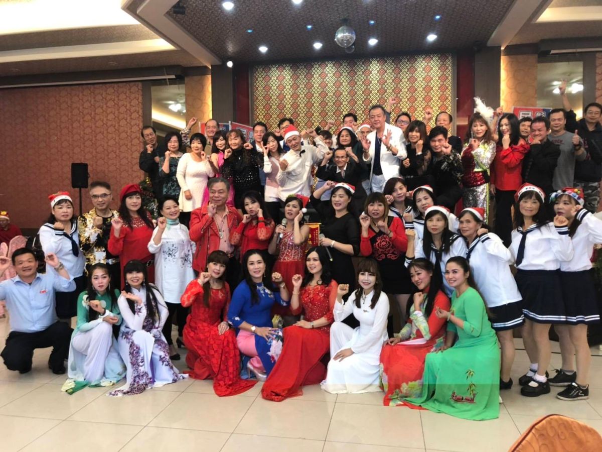 ▲彰化縣民歌織音協會6年不間斷，在每年歲末年終之際，號召全國各地不同團體，舉辦聯合愛心餐會。（圖／記者葉靜美攝）