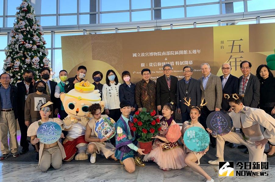 ▲故宮黃永泰副院長與來賓歡慶南院5週年。(圖／記者陳惲朋攝）