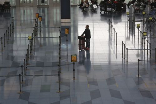又傳台人赴日運毒！男帶椰子油瓶藏喪屍煙彈　闖羽田機場當場被抓