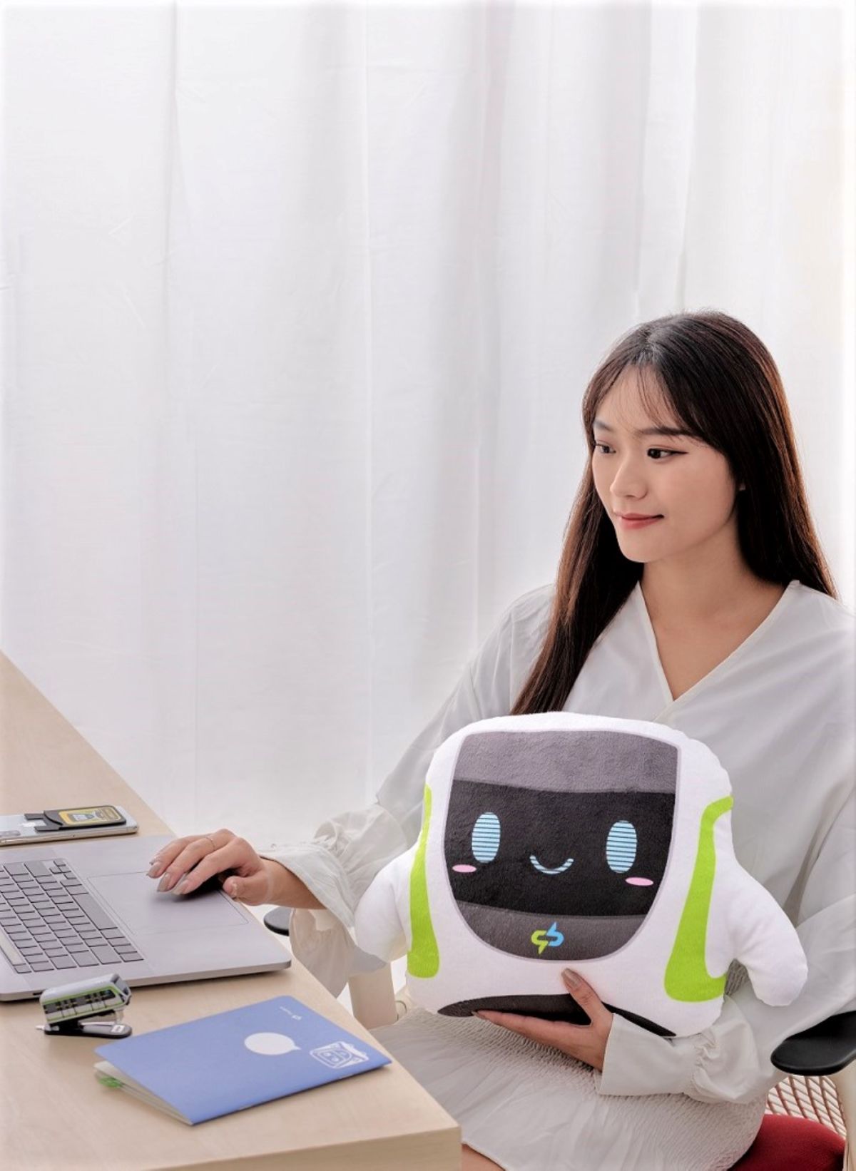 ▲台中捷運公司「小綠綠福利社」，(31)日在高鐵台中站快閃現身開賣。(圖／中捷公司提供2020.12.29)