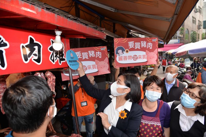 ▲雲林縣推出之「零瘦肉精商店」標章，提供店家申請張貼。（圖／記者洪佳伶攝，2020.12.29）