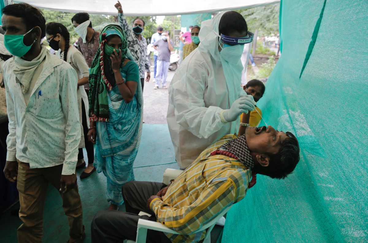 ▲印度醫學研究委員會4日公布第3次全國血清調查結果顯示，印度有21.5%、也就是約1/5的人口曾感染過新冠肺炎，等於有近2.8億人曾染疫。資料照。（圖／美聯社／達志影像）
