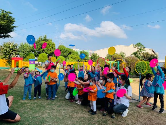 ▲融合活動讓彰化家扶發展學園慢飛天使與晨光幼兒園學童，一起上課，共同學習成長。（圖／記者葉靜美攝，2020.12.29）