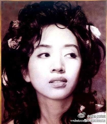 ▲袁詠儀一如既往發文追悼梅艷芳。(圖/袁詠儀微博)