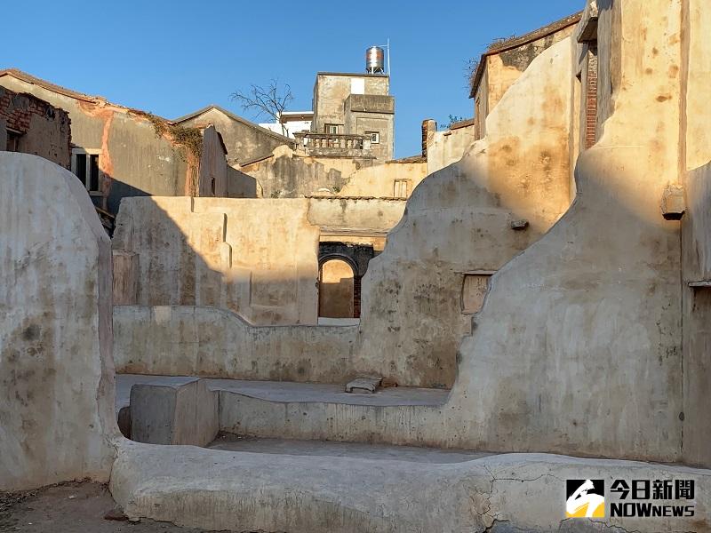 ▲如果碰到陽光普照又有藍天白雲的日子，一眼望去彷彿身處北非摩洛哥，充滿神祕的異國風情，(圖/記者康子仁攝)