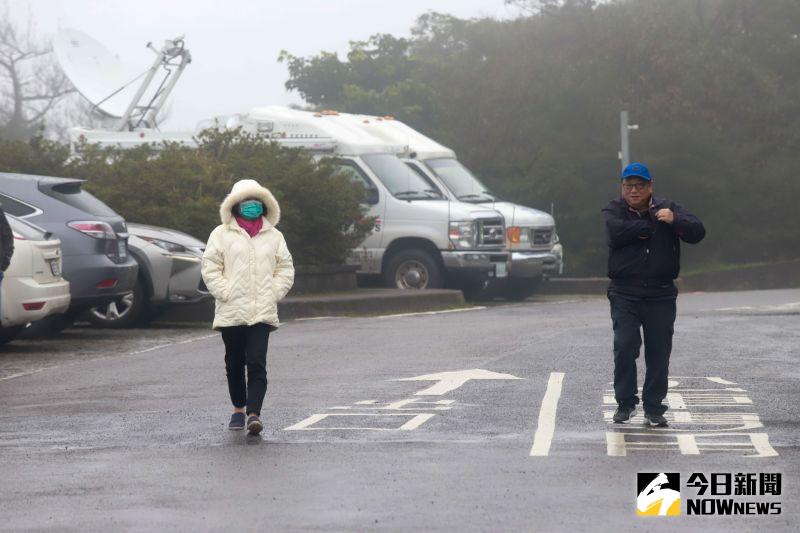 ▲中央氣象局表示，從今（1）日起寒流逐漸減弱，氣溫也會慢慢回升，但今日晚間到明天上午，仍有局部地區氣溫可能達到10度以下。（圖／記者葉政勳攝，NOWnews資料照片）