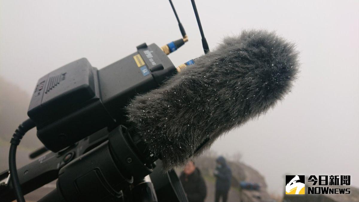 ▲寒流來襲，陽明山氣溫直逼0度，甚至下起細小的冰霰。（圖／記者林調遜攝，2020.12.31）