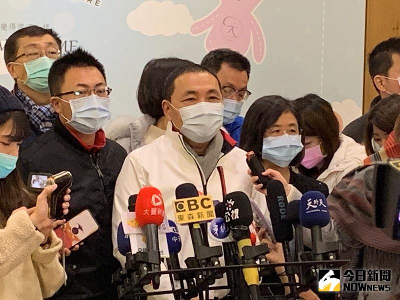 ▲侯友宜要求業者提供的豬肉和內臟製品，一定要使用台灣豬，確保產後婦女在坐月子期間的食品安全。(圖/記者康子仁攝)