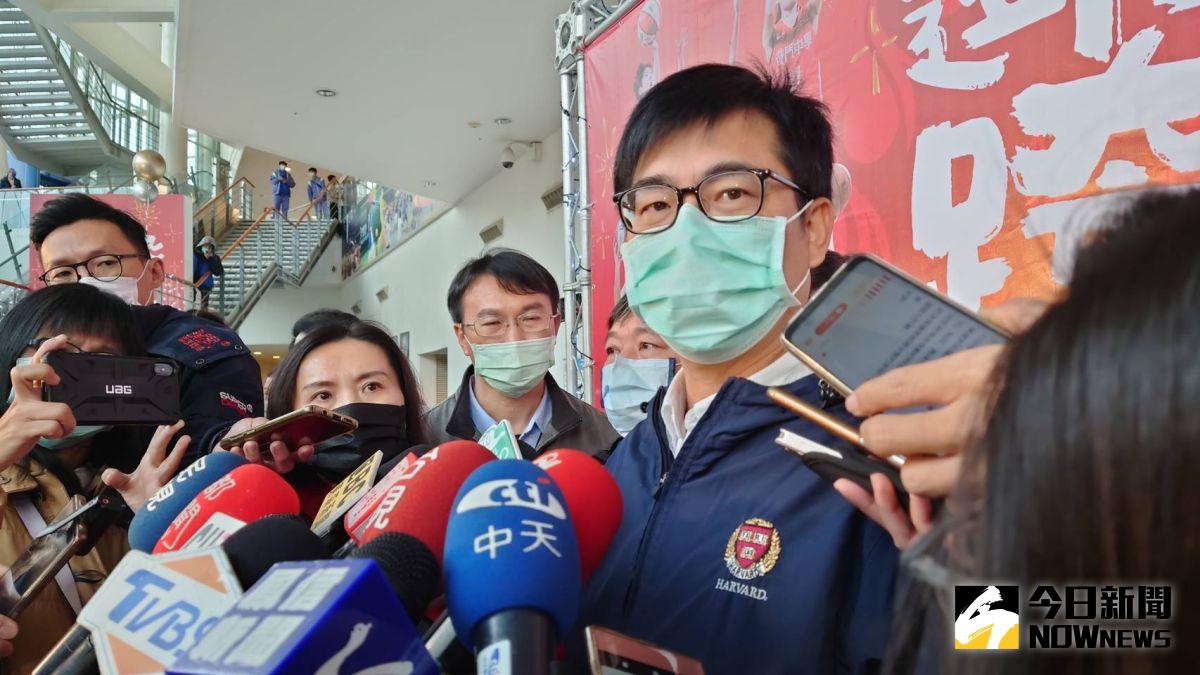 ▲跨年活動不開放民眾進場，陳其邁今（31）日受訪時無奈地說「艱苦也是沒法度」，但防疫還是最重要，但線上收看也很棒，保證是全台灣最精彩的跨年。（圖／記者鄭婷襄攝）