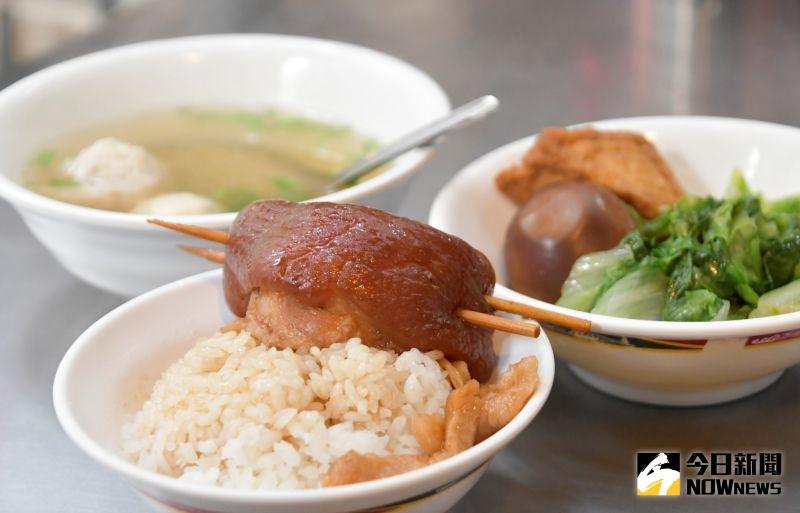 點爌肉飯＋滷白菜！她驚見「透明白物體」　老饕眼睛全亮
