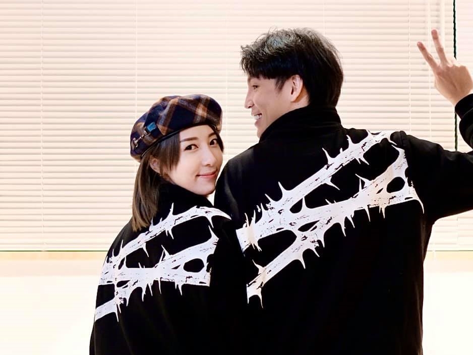 ▲五熊（左）宣布結婚。（圖／翻攝五熊臉書）