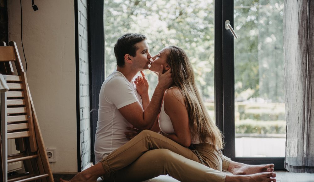  ▲擁有以下幾點特質的女生，就算不能一眼讓人驚豔，相處一段時間後，也會讓男人念念不忘。（圖／Shutterstock）