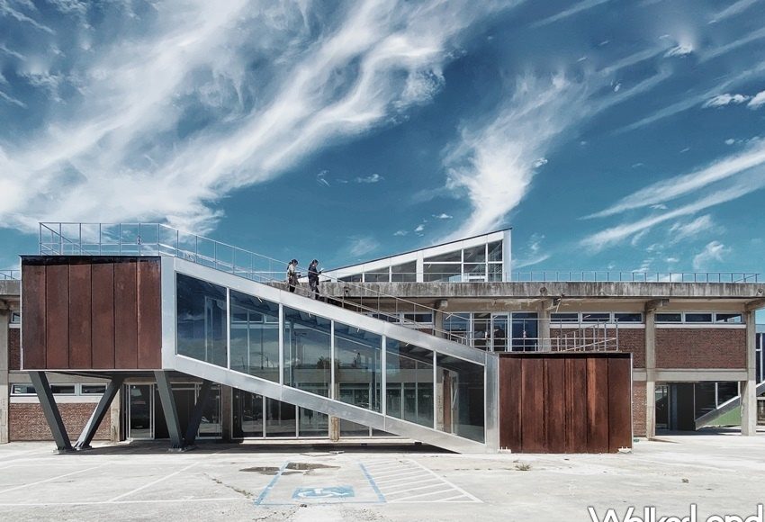 ▲南港人新景點要開了！全新網美打卡點「N24台北方舟」開幕，老倉庫大變身「旋轉樓梯、玻璃窗樓梯」。（圖／TaipeiWalker）