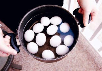 ▲不少人會煮水煮蛋，既營養又美味，不過在煮之前做2步驟，就能讓蛋變滑嫩美味又好剝。（示意圖，取自unsplash）
