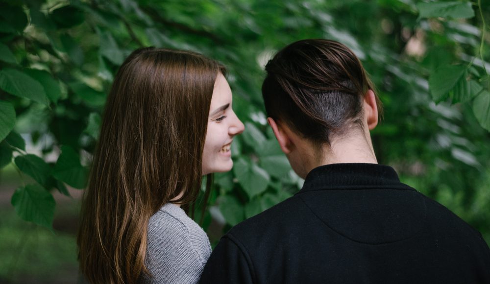  ▲根據過去的研究指出，傾向不安全依附的人，有可能也會有著比較高的焦慮與憂鬱傾向。（圖／Shutterstock）