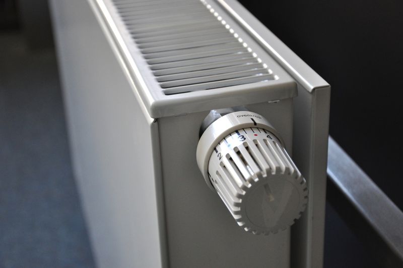 ▲寒冬家中只裝暖氣還不夠？住戶揭露1保暖組合。（示意圖／翻攝自pixabay）