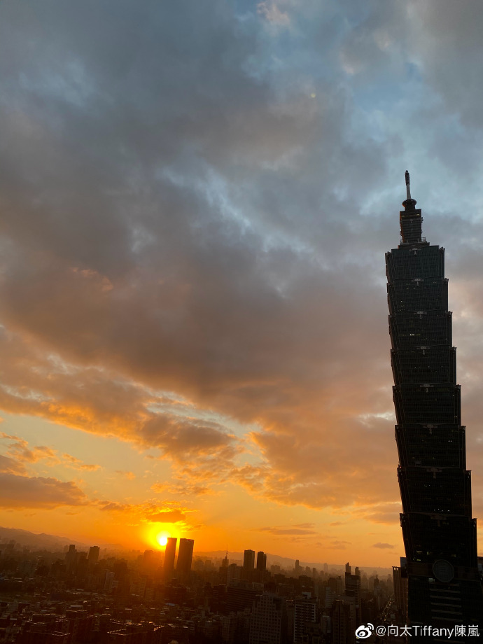 ▲向家窗外就可看見台北101。(圖/陳嵐微博)