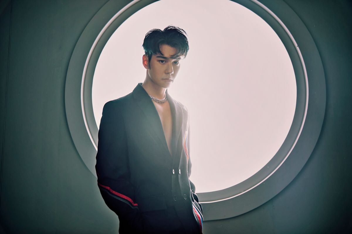 ▲周予天在新歌《放大鏡》中放送堅實身材，在拍攝卻意外傷到腳踝。（圖／星空飛騰提供）