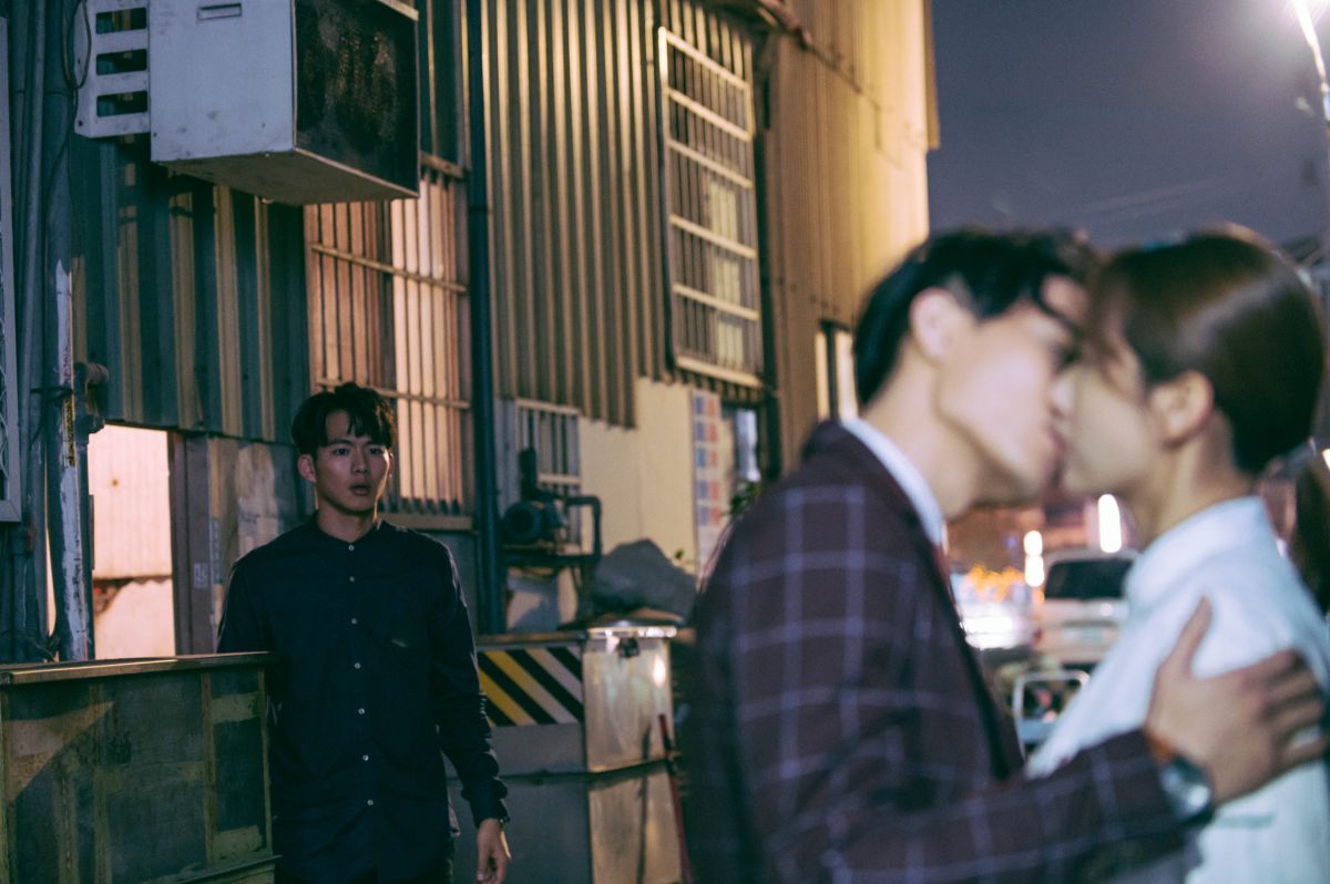 ▲劇中陳彥允強吻方志友（右）。（圖 / TVBS提供）