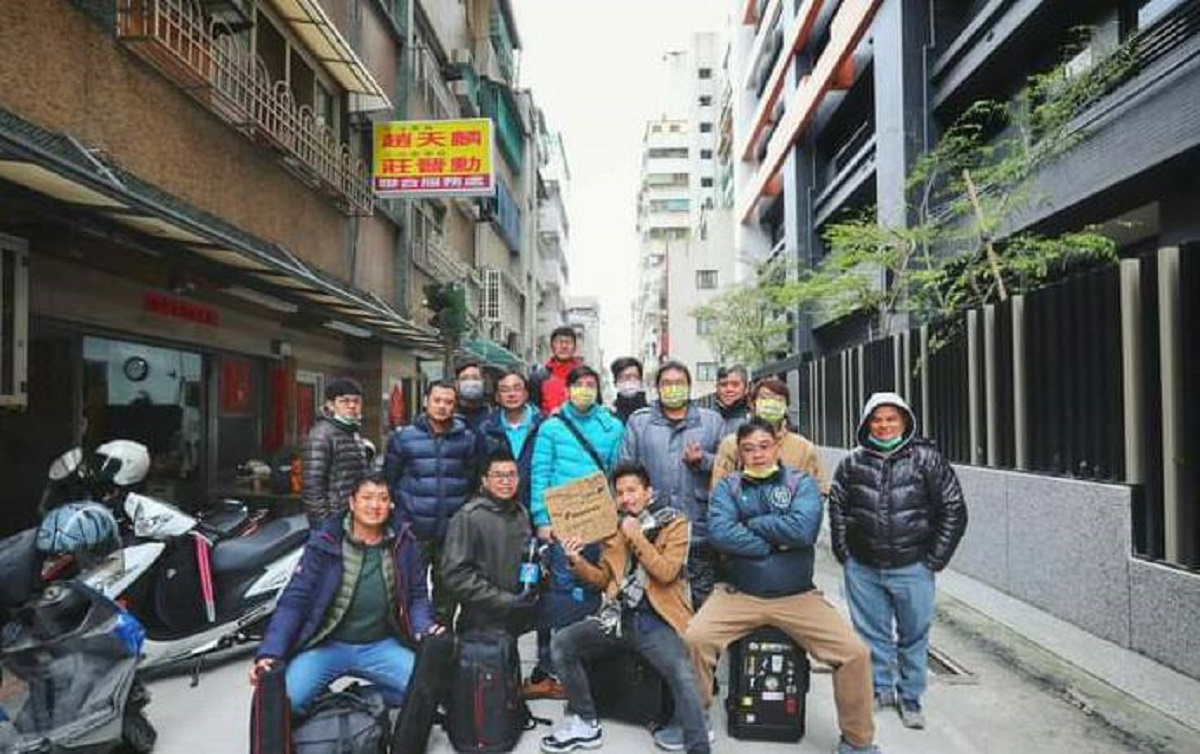 ▲高市府副市長史哲今(2)日PO文「光榮檢討」時感謝留下美好畫面的攝影團隊及所有參加跨百光年的大家。(圖／截自史哲臉書)