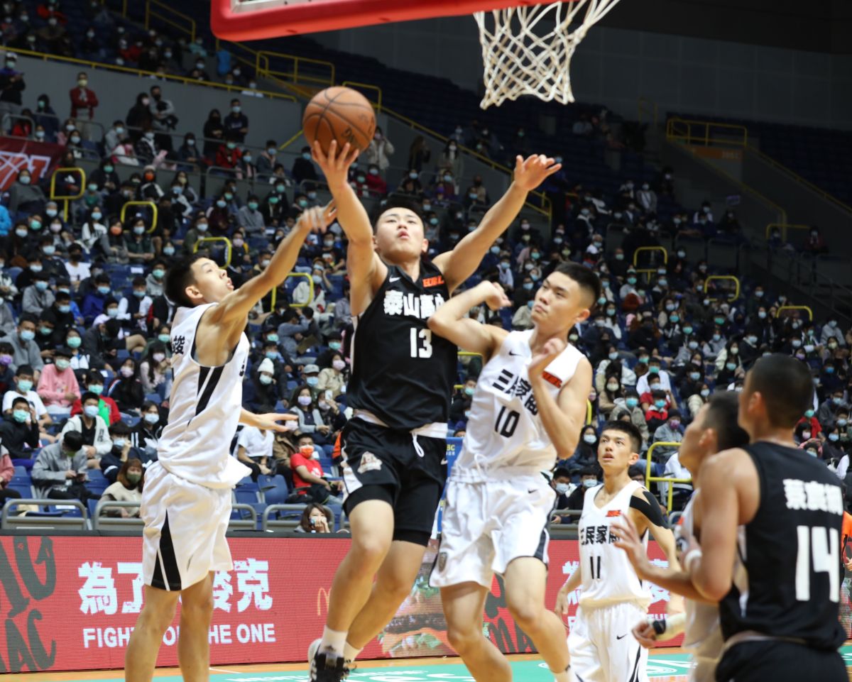 ▲泰山高中大勝三民家商50分，全隊多達8人得分上雙，先發劉丞勳拿下並列全隊最高16分。（圖／名衍行銷提供）