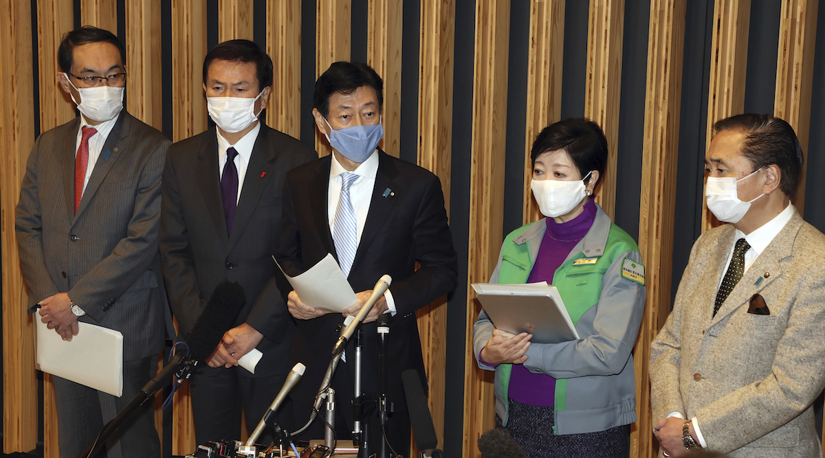 ▲日本近日新冠病毒確診病例居高不下，疫情較嚴重的東京都、神奈川縣、埼玉縣及千葉縣4名知事週六（2）聯合向中央提出發布「緊急事態宣言」（緊急狀態）的請求。（圖／美聯社／達志影像）