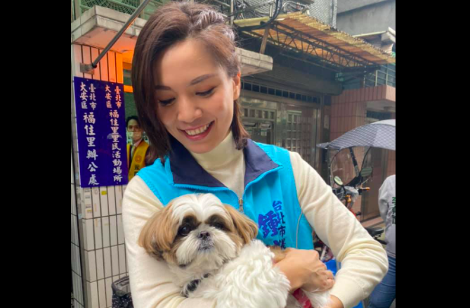 ▲主播出身的現任台北市議員鍾沛君今（4）日在臉書PO文，她表示，自己有肺腺癌家族病史，在例行性健檢中右肺異常增生變化，醫師建議立刻動刀。（圖/翻攝鍾沛君臉書)