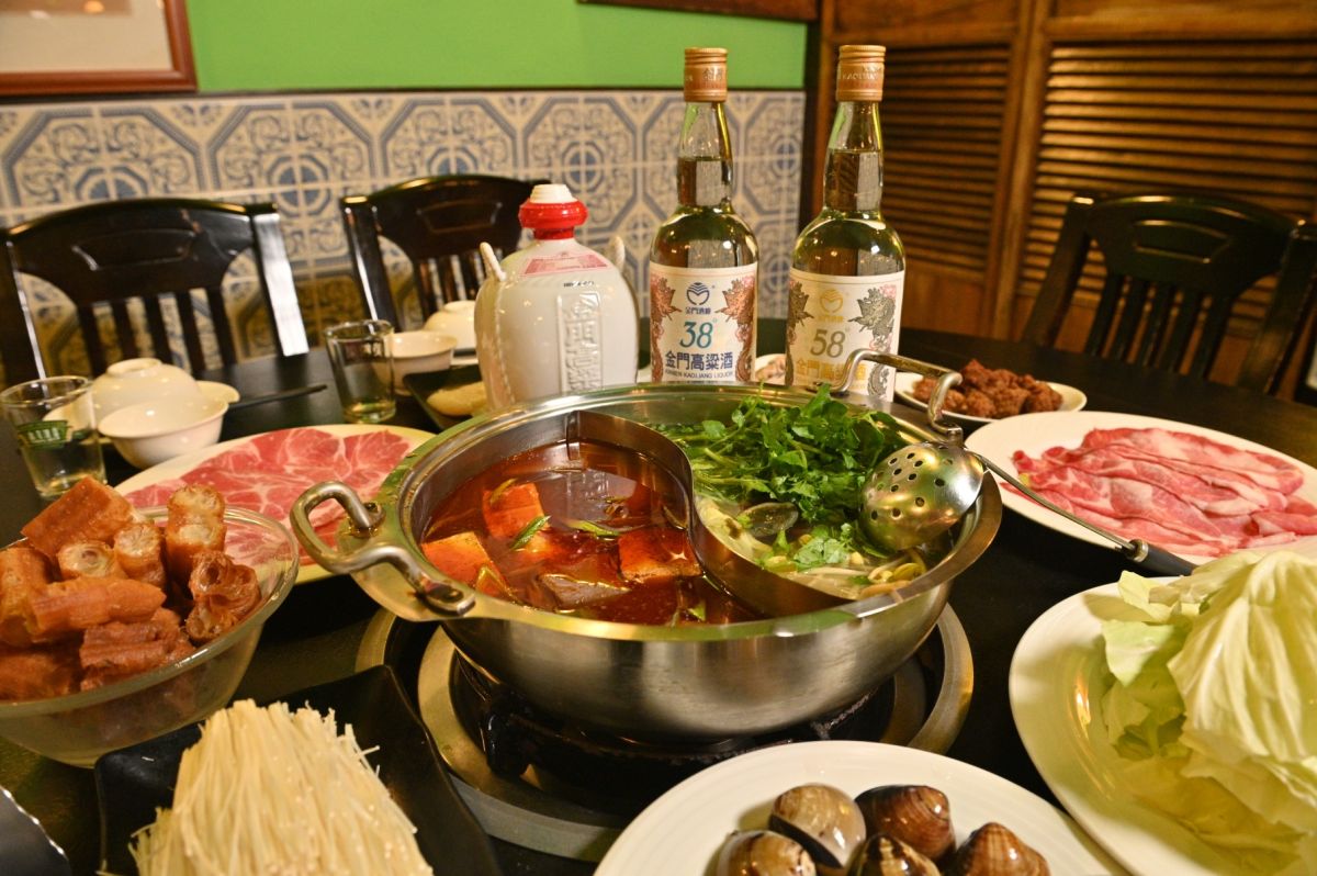 ▲業者與知名餐廳合作，讓高粱也成為餐酒搭配的好選擇。（圖／業者提供）