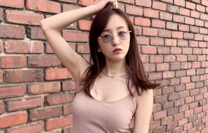 ▲板野友美跟高橋奎二閃婚。(圖/翻攝自板野友美推特