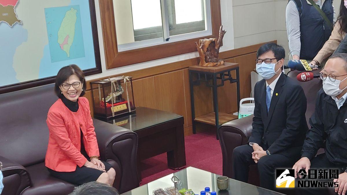 ▲高雄市長陳其邁率領三位副市長拜會議長曾麗燕。（圖／記者鄭婷襄攝）