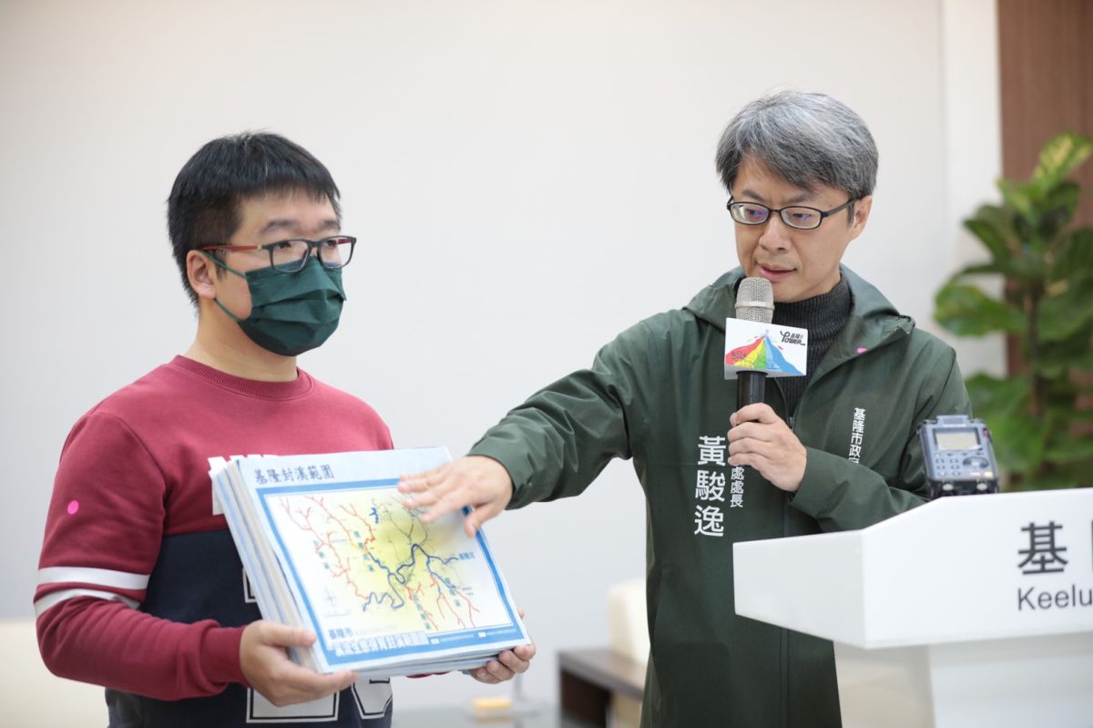 ▲基隆市政府產業發展處長黃駿逸表示，溪流保育不易，請不要餵食溪流的魚類，更不要在溪流進行放生，以免對於溪流的生態環境造成影響。（圖／基隆市政府提供）