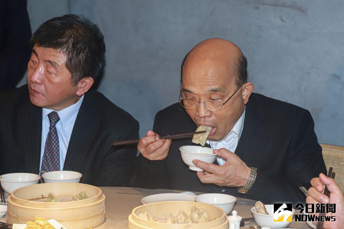 ▲行政院長蘇貞昌帶領部會官員吃台灣豬美食、推銷台豬，總統蔡英文也進行下鄉行程。國民黨立委洪孟楷批評萊豬都進口了，民進黨才突然想到要溝通。 （圖／記者葉政勳攝 , 2021.01.06）