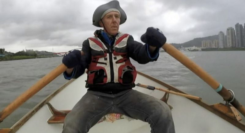 ▲英國帆船玩家彼得·洛伊（Peter Lowe）因疫情被困在台灣。(圖|翻攝自BBC影片)