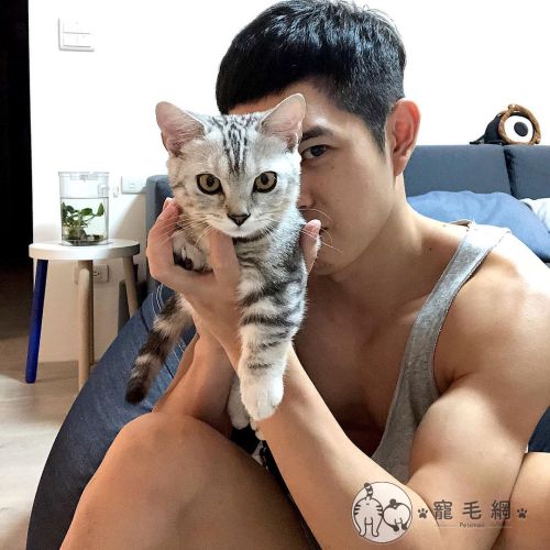 ▲射擊預備!!!狙擊你的心!(圖/Instagram@edison_yang_yang)