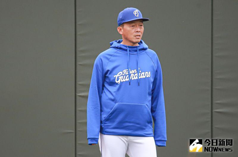 ▲富邦悍將2021春訓開訓典禮,一軍投手教練吳俊良。(圖/記者葉政勳攝 , 2021.01.07)